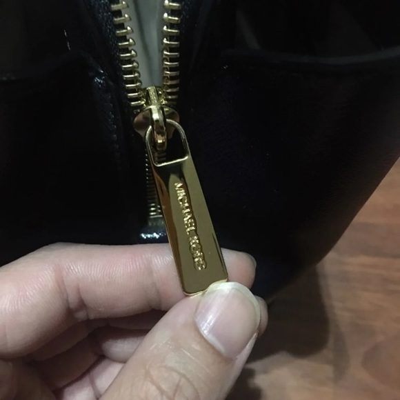 Michael Kors handbag - Picture 3 of 7